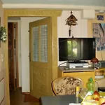 Beautiful In A Black Forest House With Conservatory شقة