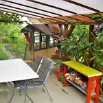 Beautiful In A Black Forest House With Conservatory شقة