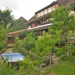 Beautiful In A Black Forest House With Conservatory شقة