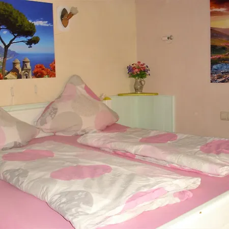 Beautiful In A Black Forest House With Conservatory Apartamento