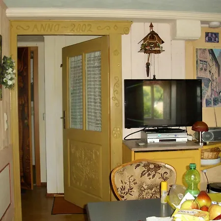 Beautiful In A Black Forest House With Conservatory شقة