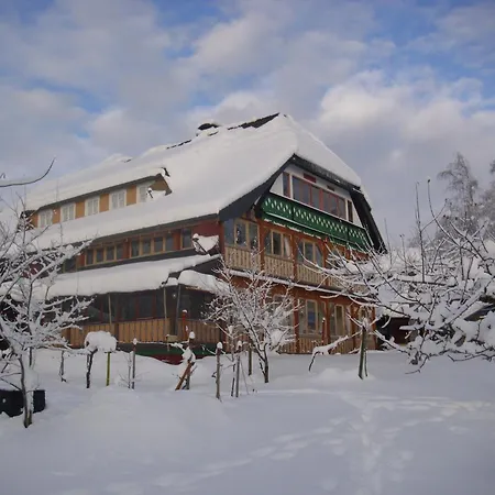 Beautiful In A Black Forest House With Conservatory شقة